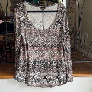 Women's Long-Sleeve Scoop Neck Printed Top — Brown & Black